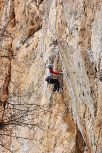 The first pitch of Llagartu verde 6a